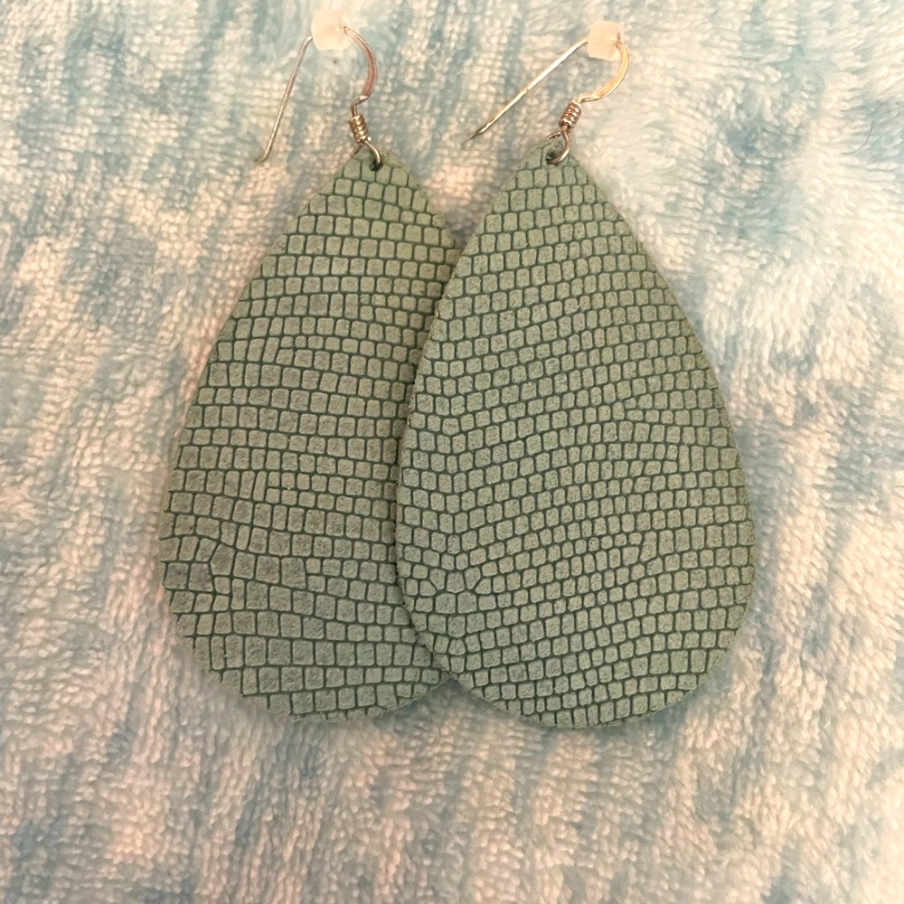 Nickel and Suede Laurel Teardrop Medium